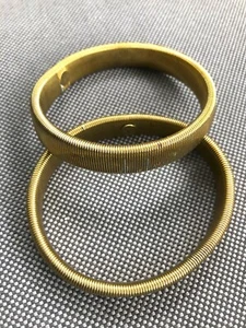 2 Ärmelraffer - Metall, gold, elastisch, Blusenraffer, Ärmelhalter - Bild 1 von 2