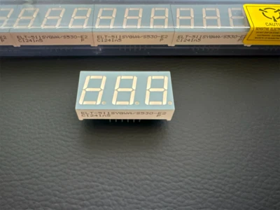 ELT-511SYGWA-S530-E2 EVERLIGHT 7 Segment 3-Digit LED Display 0.56" Yellow Green - Image 1 of 4