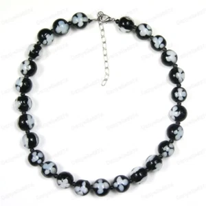 COLLAR DE CUENTAS DE VIDRIO negro/blanco GRANDE LÁMPARA REDONDA flor monocromo retro - Imagen 1 de 3