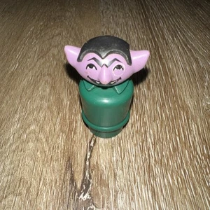 Vintage The Count Fisher Price Little People Figure Sesame Street #940 - Picture 1 of 5
