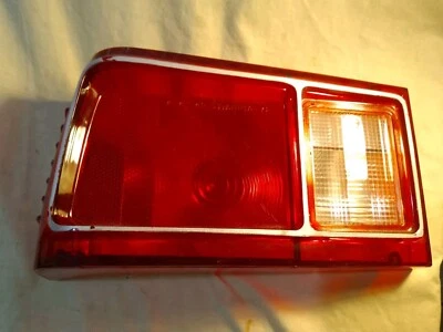 RAMBLER/AMC HORNET 1972 2&4 DR SEDAN/WAGON NOS MINT LEFT & RIGHT TAILLIGHT LENs  - Image 1 of 4