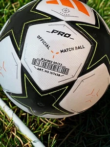 ADIDAS UEFA OFFICIAL CHAMPIONS LEAGUE SOCCER BALL SIZE 5 - Picture 1 of 6