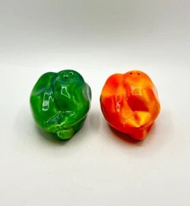 Ucagco Ceramic Red & Green Bell Peppers Salt & Pepper Shakers Set Japan - Picture 1 of 9