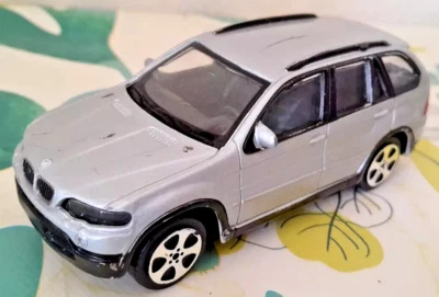 Modellino Auto Bmw X5 Maisto Scala 1:43 Diecast Grigia - Immagine 1 di 3