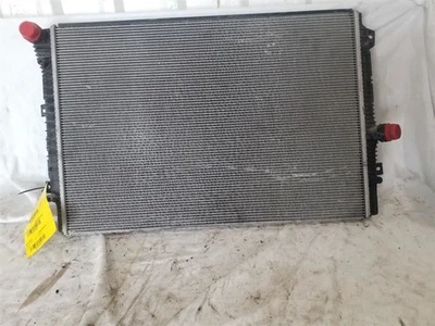 Volkswagen Jetta 2012-2018 sedán radiador 1,8 L para modelos base con motor de gasolina Foto 1 de 4