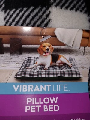 Cama almohada para mascotas tejida con cable rojo Vibrant Life 27"x36" Foto 1 de 4