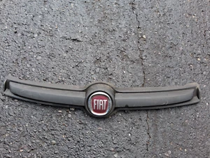Fiat Panda MK3 2019 parachoques delantero parrilla superior 735520656 - Imagen 1 de 8