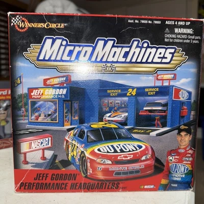 Vintage 1999 Micro Machines Jeff Gordon Performance Headquarters PlaySet NASCAR - Image 1 of 4