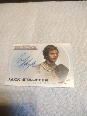 2004 Battlestar Galactica Jack Stauffer como Tenente Bojay no Cartão Cartão Cartão de Autógrafo A3 - Imagem 1 de 2