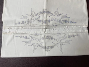 2 Bird Pillow Cases PAT-J No 1291 Vintage Stamped for Embroidery - Picture 1 of 6