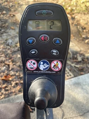 Silla de ruedas eléctrica Quantum Q6 Edge Foto 1 de 4