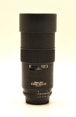NIKON AF NIKKOR 180MM F2.8 ED COM ANEL DE AJUSTE DE ABERTURA MUITO APERTADO...MAS FUNCIONA - Imagem 1 de 4