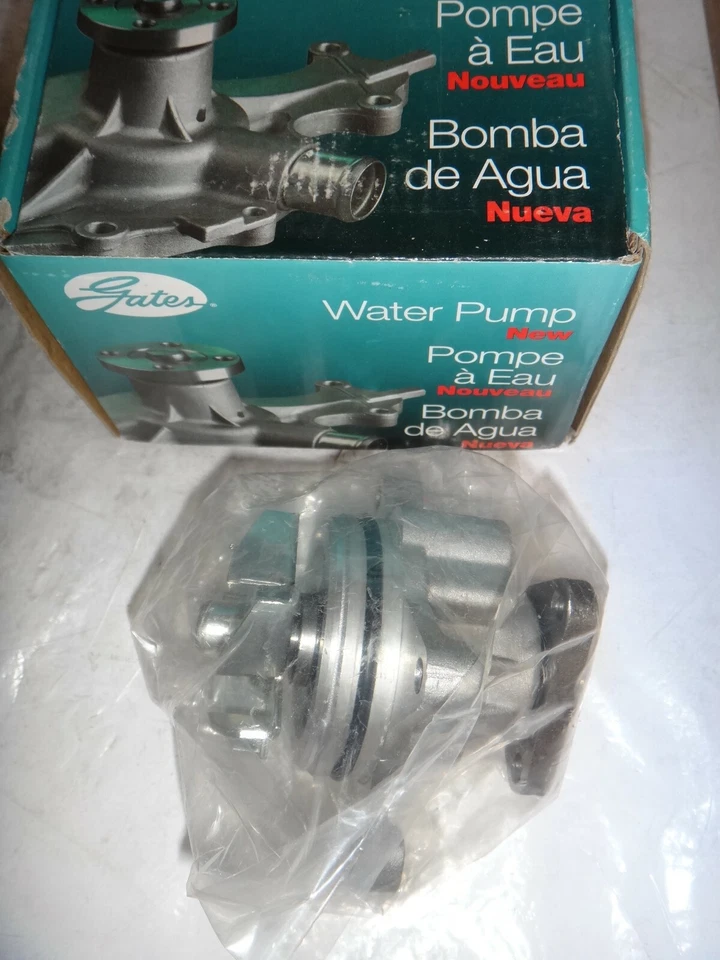 Gates Water Pump For Toyota Celica Corolla Geo Prizm Chevy Nova 16110-15070 - Image 1 of 1