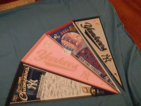New York Yankees Pennant lot of 4 full size Vtg New Pennant Lot D 1996 2009 Pink Cover