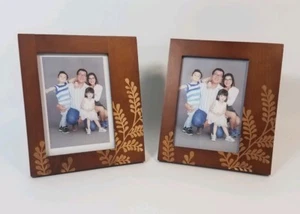 Paar (2) Massivholz graviert 5 x 7 Foto-/Bilderrahmen - Bild 1 von 3
