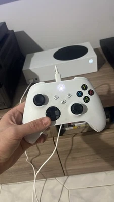 Microsoft Xbox Series S 512GB Console - Bianco - Immagine 1 di 3