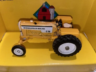 ERTL G750 Tractor Diecast 1:43 Scale Vintage Farm Classics, Minneapolis Moline - Image 1 of 4