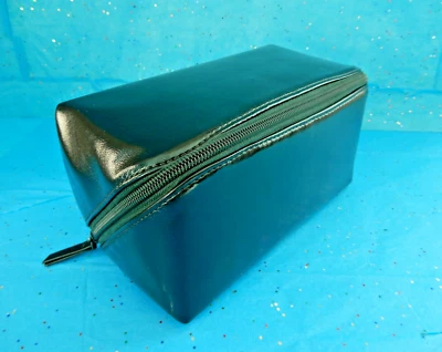 Bolsa de maquillaje de cuero sintético verde Saks Fifth Avenue bolsa de viaje para artículos de tocador/2 bolsillos Foto 1 de 4