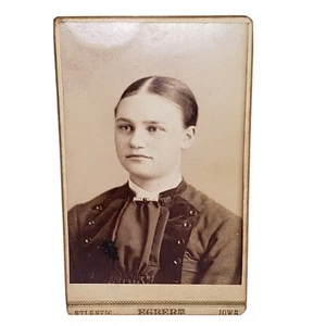 Foto CDV Carte De Visite c.1880 - Giovane donna - Egbert - Atlantic, Iowa - Foto 1 di 2