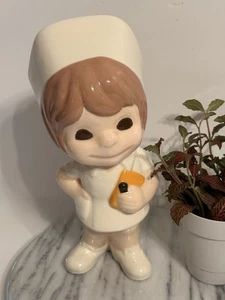 Vintage Keramik Krankenschwester Skulptur 11" dunkelbraune Augen Smiley Gesicht Sammlerstück - Bild 1 von 12