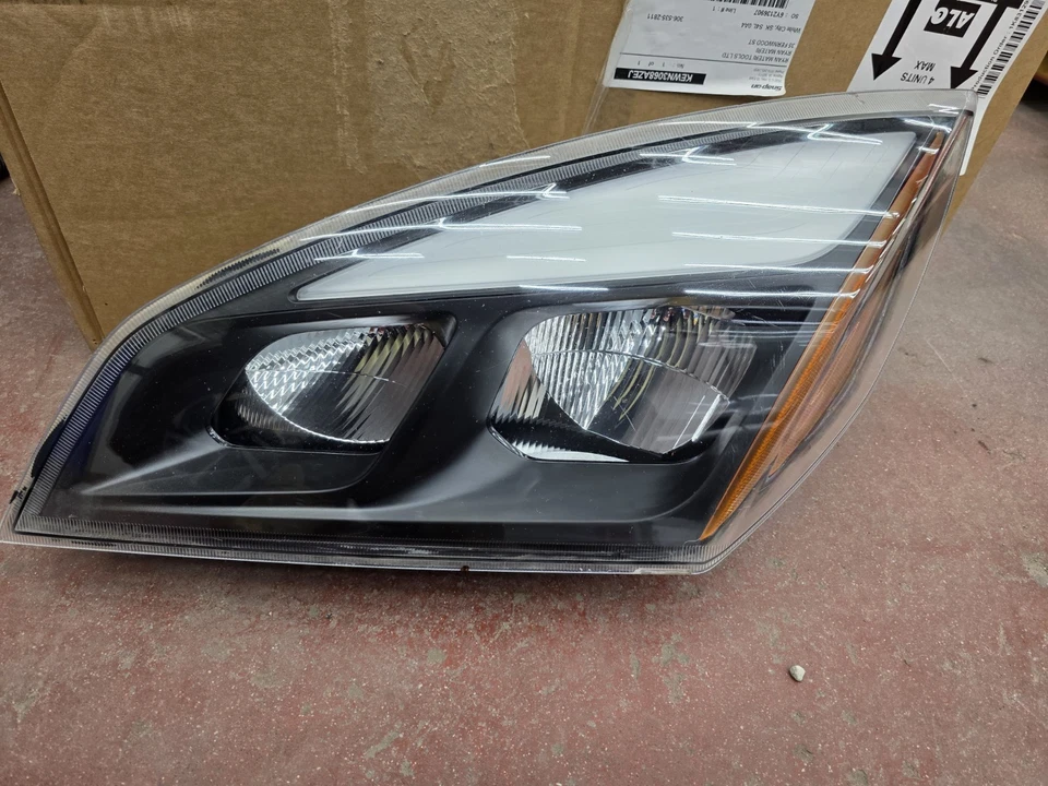 Faro izquierdo Freightliner Cascadia Pt. A66-01405-004 Foto 1 de 4