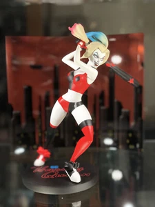 Harley Quinn Show Statue Sold Out Exclusive - Picture 1 of 11