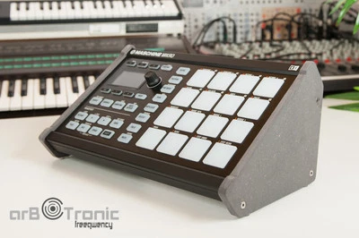 Native Instruments Maschine Mikro MK1 MK2 Echtholz Seitenteil Ständer Stand MDF - Bild 1 von 4