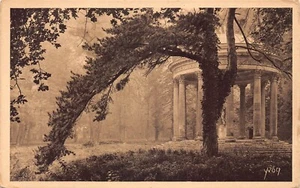 C023 France, Versailles the Park Small Trianon Temple of Love vintage postcard - Picture 1 of 2