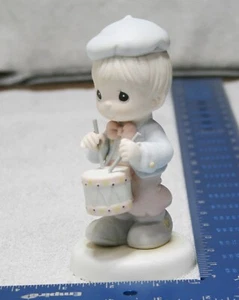 Precious Moments Figurine "Marching To The Beat Of Freedom's Drums" #521981 - Picture 1 of 10