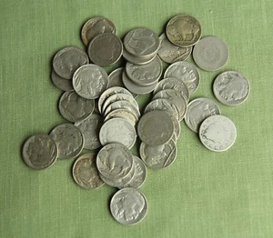ROLLE MIT 40 SEHR SCHÖNEN BÜFFELN (P,D, & S) & DURCHSCHNITTLICH ZIRKULIERTEN LIBERTY NICKELS - Bild 1 von 9