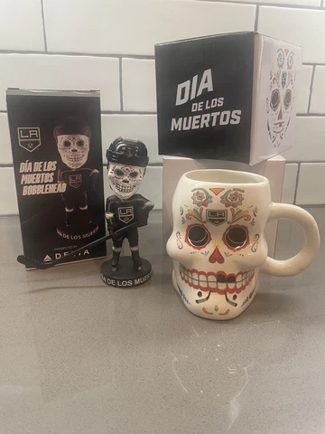 Dia de Los Muertos Day Los Angeles Kings Sugar Skull Mug and Bobblehead Combo Cover