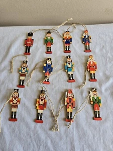 12-teiliges Set Holz Spielzeug Soldaten hängender Christbaumschmuck Weihnachtsschmuck - Bild 1 von 12