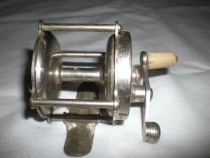 Vintage Unbranded Level Wind Reel - Very Good Condition - Picture 1 of 6