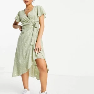 Misguided Petite Sage Spot Wrap Midi Dress Sz 8 NWOT - Picture 1 of 12