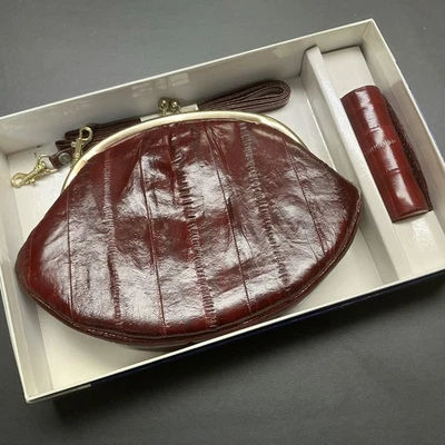 De colección Nuevo Lee Sands Marrón Piel de Anguila Bandolera Cartera Nylon Forro Lápiz Labial Estuche Foto 1 de 4