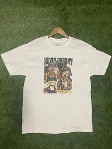 Kevin Durant Grafik T-Shirt Größe L BRANDNEU NIE GETRAGEN - Bild 1 von 1