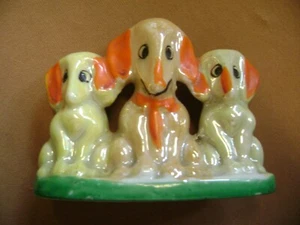 VINTAGE MADE IN JAPAN 3 HUNDE POLSTERWARE BLUMENFROSCH, STIFTHALTER FIGUR - Bild 1 von 6