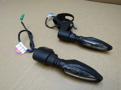 Indicadores delanteros KTM 390 Duke 2024 3.210 millas (14545) Foto 1 de 4