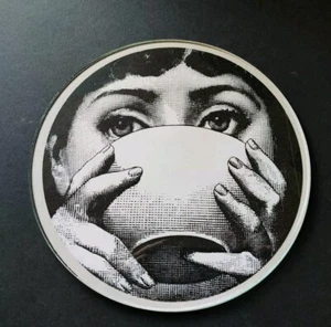 Papel tapiz de diseño de doncella Fornasetti Tema e Variazioni recortado Lina Cavallieri #3 - Imagen 1 de 4