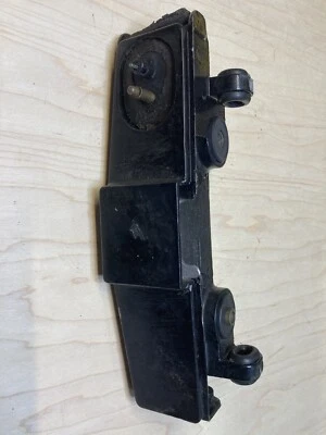 1988 MARINER 100/115 HP 4 # OB347408 FUEL BRACKET 42951-C1 Foto 1 de 2