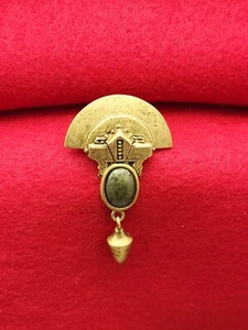 20er Jahre antike Jade Anstecknadel/Brosche/Anhänger patiniert goldfarben & hängende Eichel, Deko - Bild 1 von 3