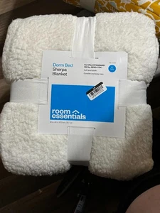 Twin/ Twin XL Sherpa Faux Shearling Blanket White Room Essentials blanket - Picture 1 of 1