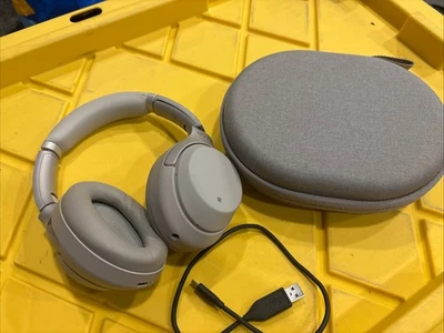 Sony WH-1000XM3 Headphones Silver M3 With Case-Silver See description - Image 1 of 4