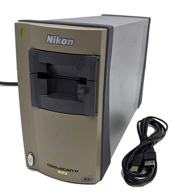 Escáner de película deslizante Nikon CoolScan V LS-50 ED 35 mm con soporte deslizante MA-21 - Probado Foto 1 de 4