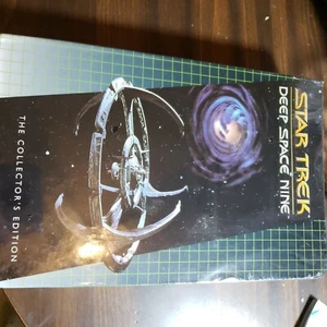 STAR TREK DEEP SPACE NINE VHS - 2 IN ONE - DUET/IN THE HANDS OF THE PROPHET - Bild 1 von 4