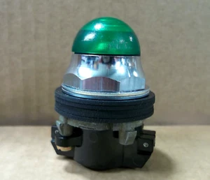 WESTINGHOUSE  PB1HAL7A GREEN DOME PILOT LIGHT  3WATT  120V  770A  235P126H07A - Picture 1 of 3