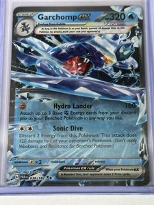 Garchomp ex 038/182 S&V Paradoja Grieta Doble Raro Tera Holo Pokémon Juego de Cartas Coleccionables 2023 Casi Nuevo - Imagen 1 de 2