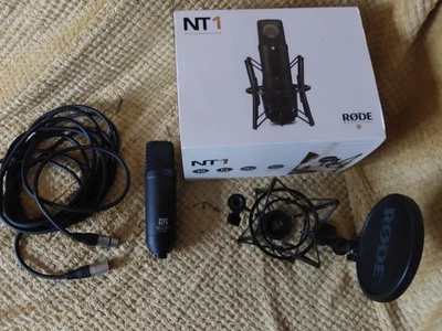 Rode NT1 Studio Condenser Microphone with SM6 Shockmount and Pop Filter  Black - Image 1 of 3