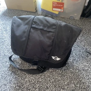 KIT CURA MINI AUTO ORIGINALE CON BORSA PORTAOGGETTI - Foto 1 di 14