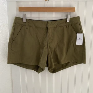VOLCOM Women’s Chino Shorts Size 31 So Chickie Short Olive Green Flat Front $42 - Picture 1 of 9